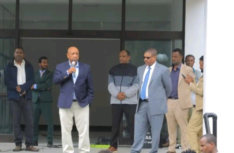በትግራይ ክልል በሚገኙ ዩኒቨርስቲዎች ይማሩ የነበሩ ተማሪዎች ባቀረቡ ቅሬታ መሰረት በሌሎች የመንግሥት ዩኒቨርስቲዎች በጊዚያዊነት እንዲመደቡ ተወሰነ።