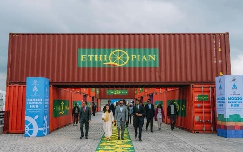 በሞጆ በ60 ሄክታር ላይ የተገነባው ዘመናዊ የሎጂስቲክስ ማዕከል ማስፋፊያ የመጀመሪያ ምዕራፍ ተመረቀ።