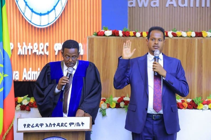 አቶ አብዱላሂ አደን የድሬዳዋ ከተማ አስተዳደር ከንቲባ በመሆን ተሾሙ።