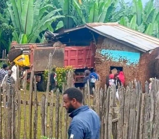 በአለታ ወንዶ በተመሳሳይ ቦታና ሰዓት በደረሱ ሁለት አደጋዎች የ7 ሰዎች ሕይወት አልፏል።