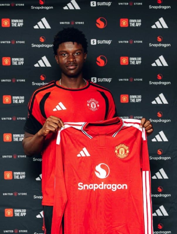 ማንችስተር ዩናይትድ ተጨዋች አስፈረመ !