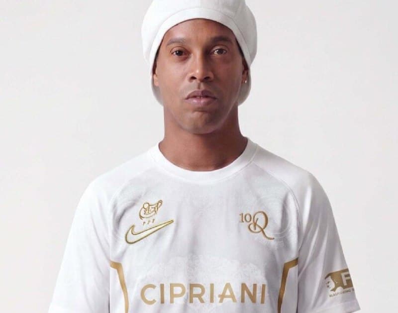 ሮናልዲንሆ ጎቾ ለጣልያን ክለብ ፈረመ !