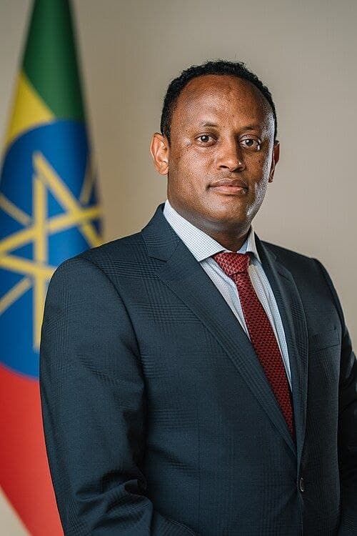 በትግራይ ክልል በሚገኙ ዩኒቨርሲቲዎች የሚማሩ ተማሪዎችና የሚያስተምሩ መምህራን ወደ ሌላ ዩኒቨርስቲ " ቀይሩን " የሚል ጥያቄ ማቅረባቸው ተሰማ።